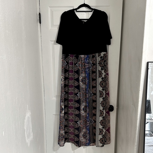 Chic Black and Multicolor Maxi Dress - Picture 1 of 5